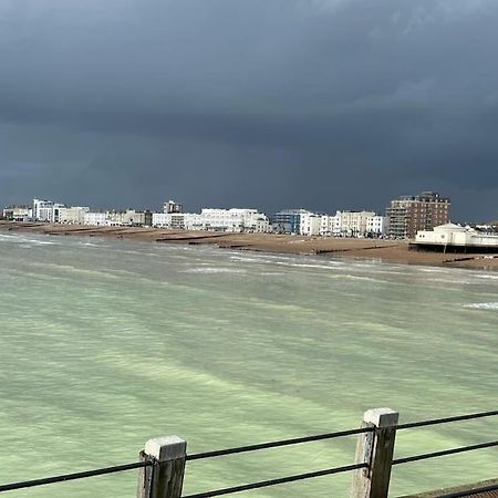 House By The Sea, Worthing Villa Bagian luar foto